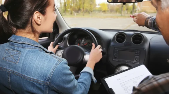 Auto ecole aux Poteries ACCONDUITE_11zon
